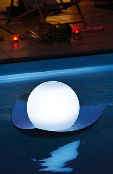 Pływająca lampa LUXOS