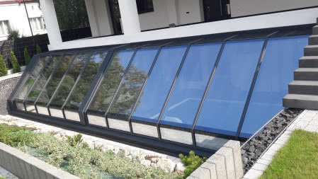 Łączenie PVC i aluminium daje ciekawy efekt wizualny.